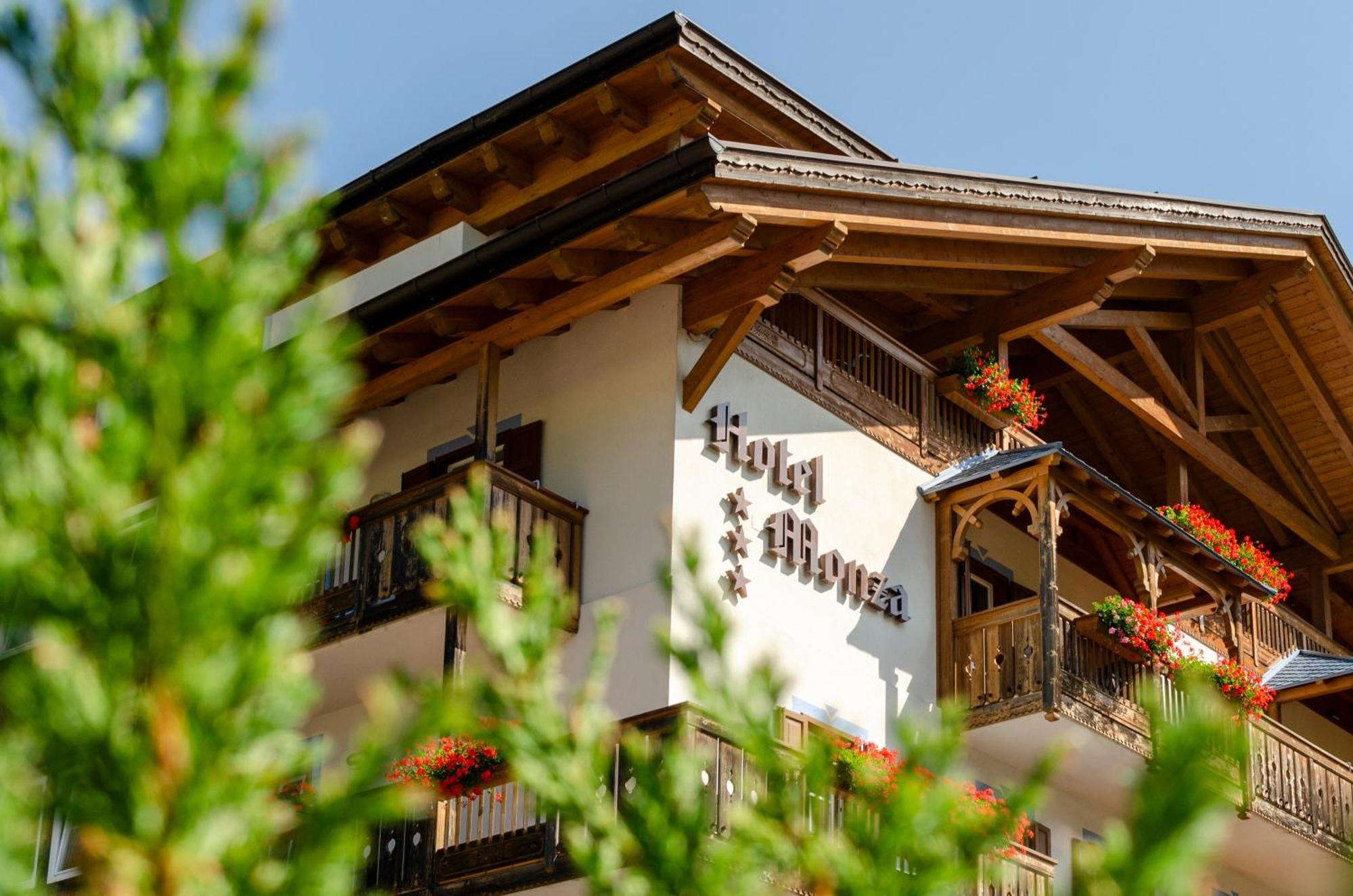 Monza Dolomites 3* Moena